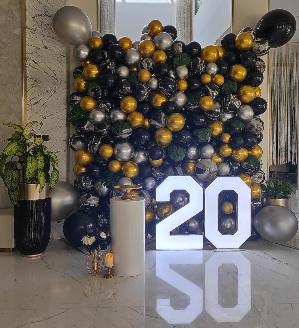 Balloon wall 2m x 2m size rental in Dubai