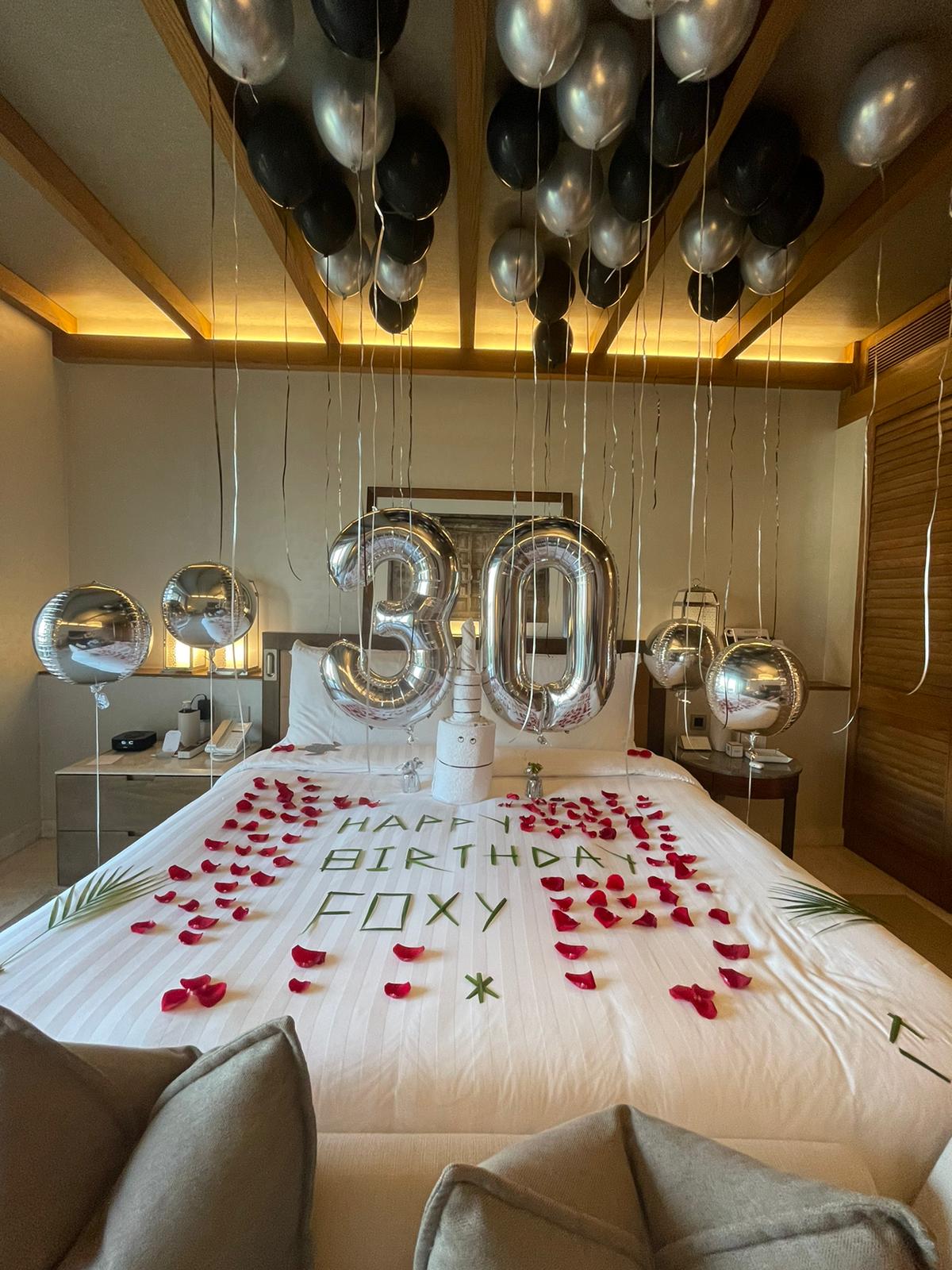 30th birthday balloons room decor in Dubai