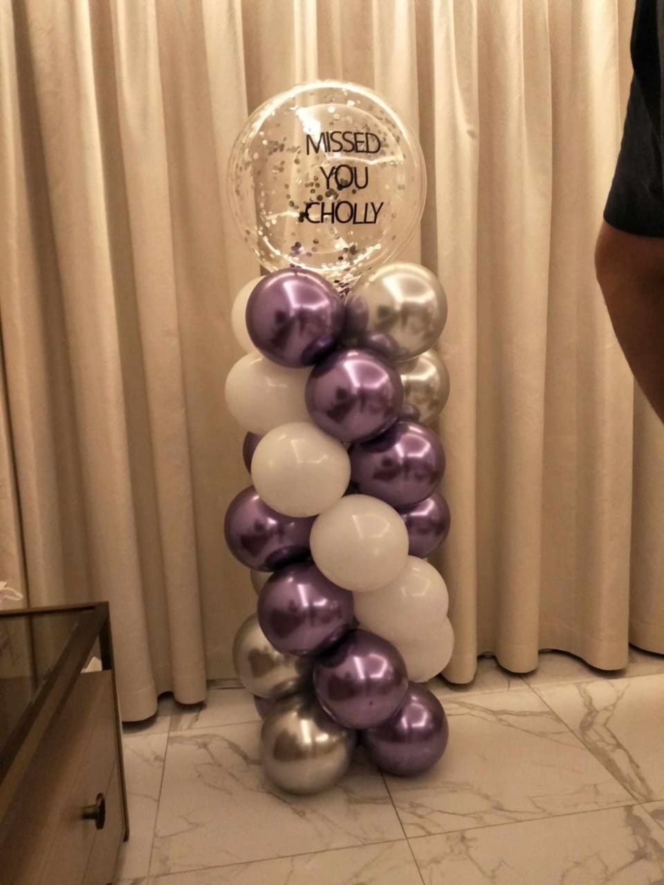 customized balloon pillar delivery in Dubai
