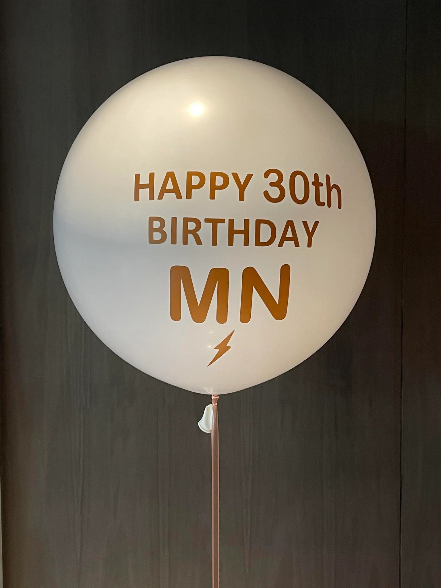 birthday balloons delivery in Dubai
